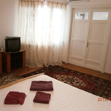 Appartement Maya Universitate Boekarest